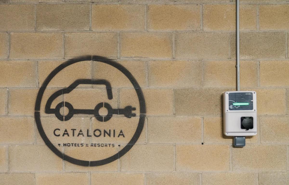 Certificado, premio, señal o documento que está expuesto en Catalonia Donosti