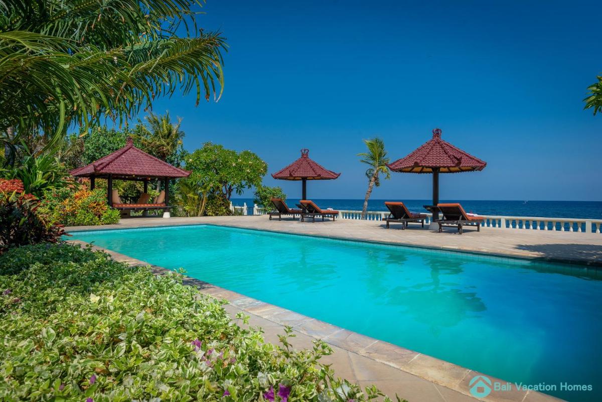 Villa Namasté - Beachfront at Lovina 10P, Pool, BBQ - Housity