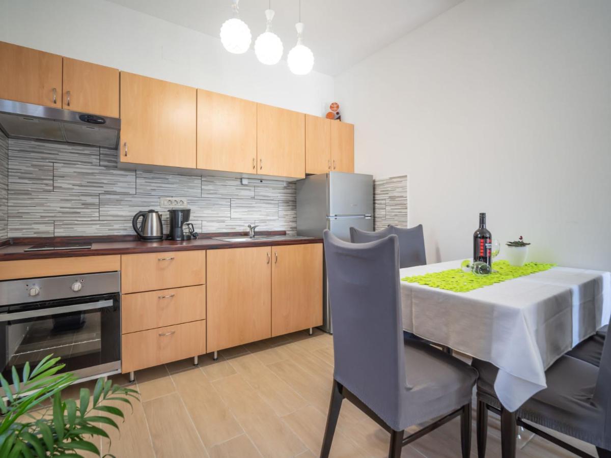 Apartment Judita by Interhome - Housity