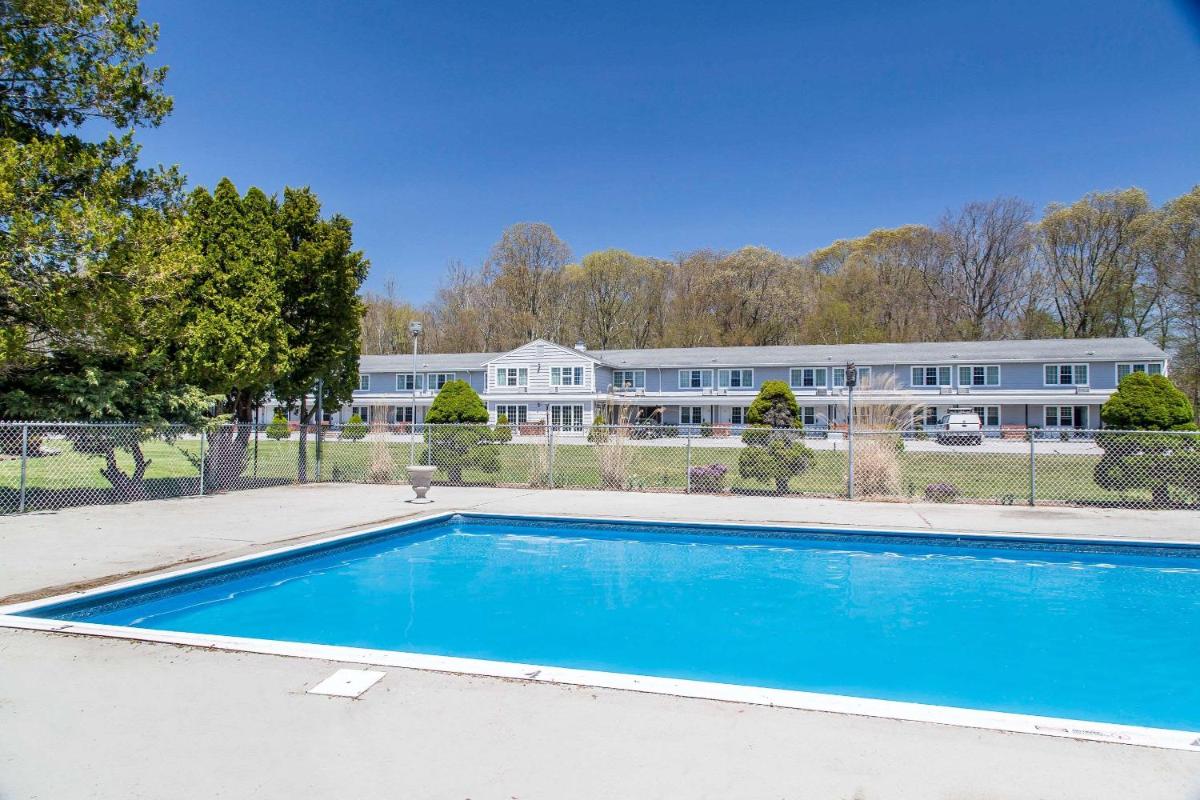 Rodeway Inn Waterford - New London - Housity