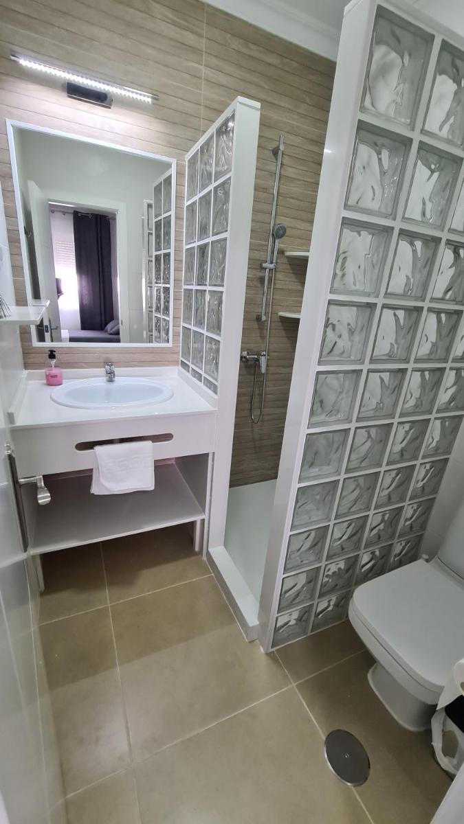 Hostal Málaga - Housity
