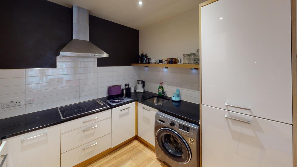 Central Perks Apartment (sleeps 4) - Housity