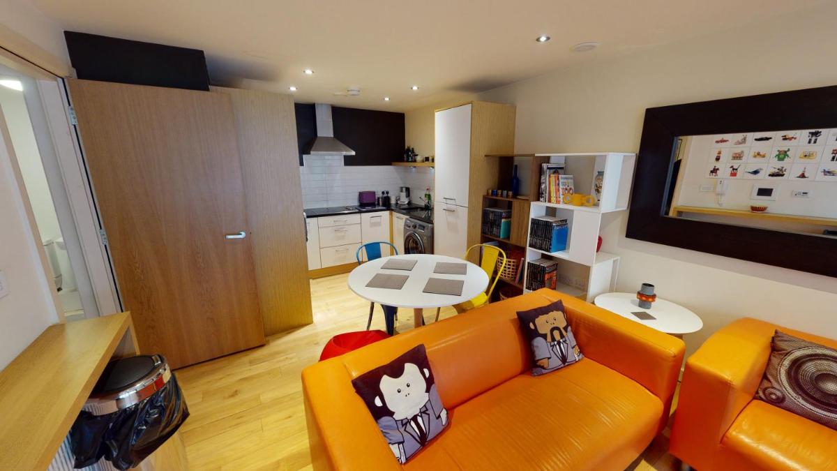 Central Perks Apartment (sleeps 4) - Housity