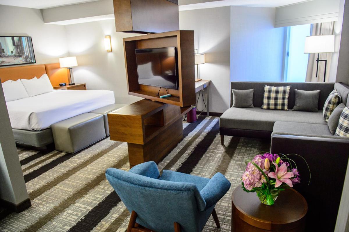 Crowne Plaza Dulles Airport by IHG - Housity