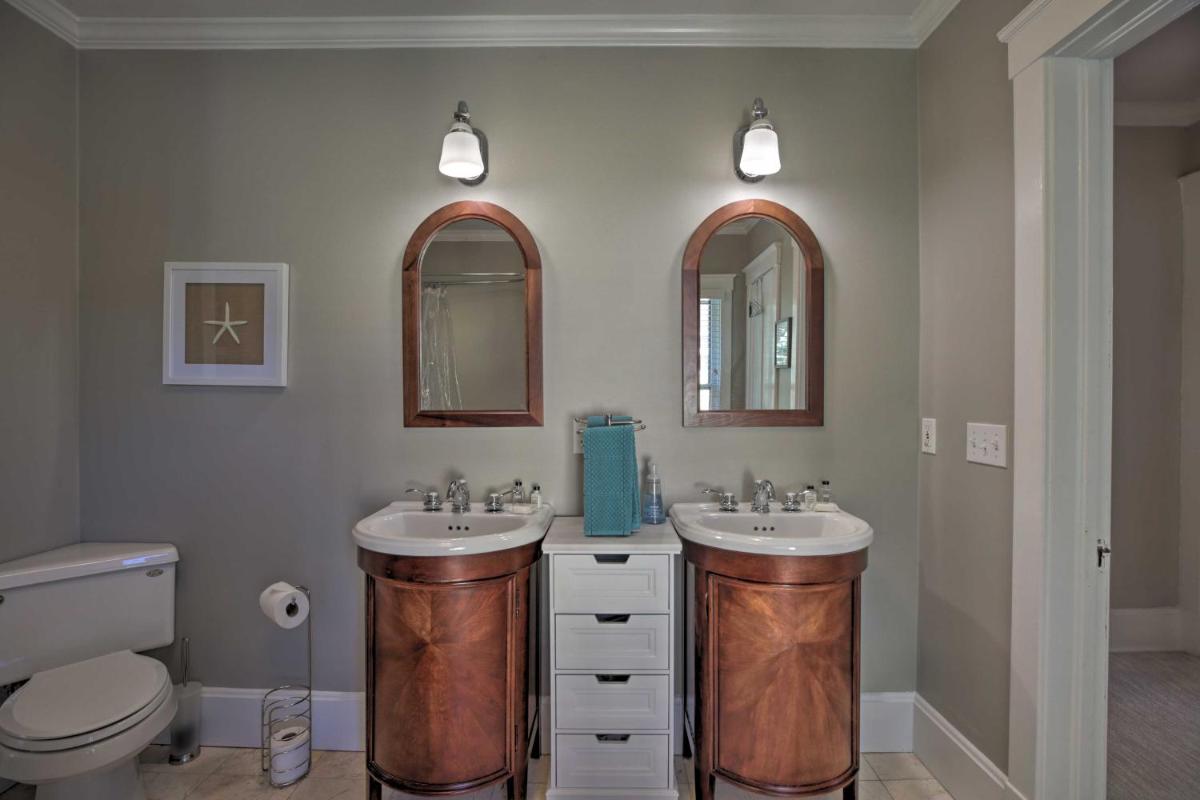 Dtwn Lake Geneva Home, Walk to Beach and Restaurants - Housity