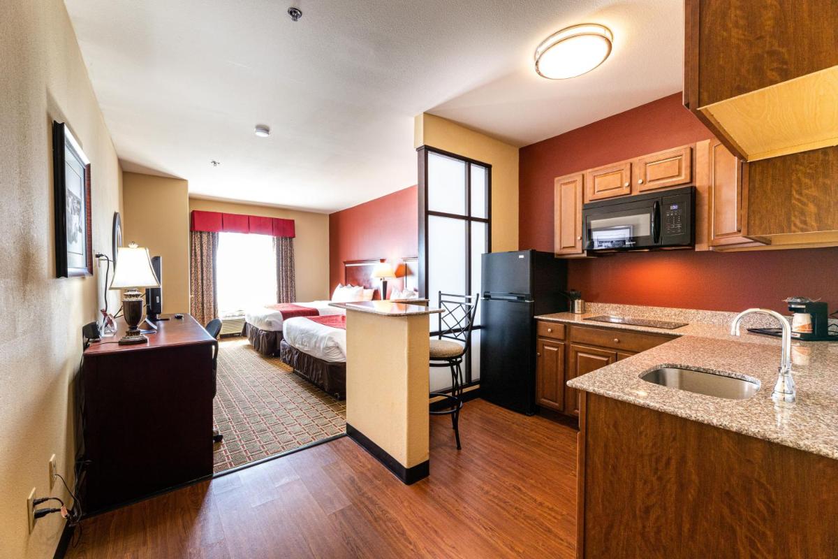 Comfort Suites Lake Worth - Housity
