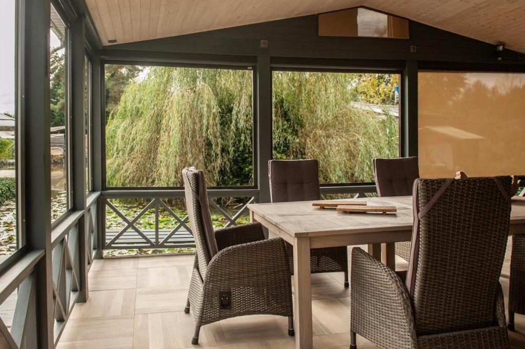 Prachtige chalet Wabi Sabi aan het water! - Housity