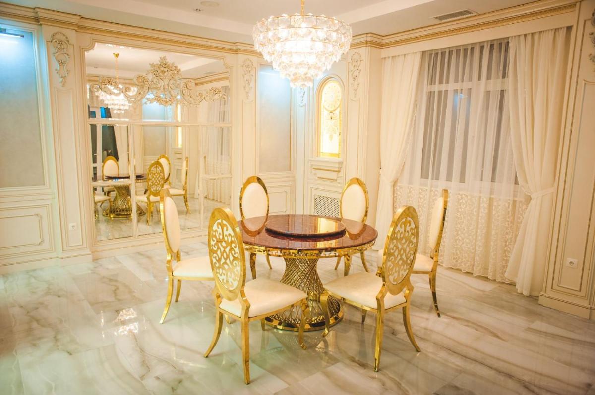 Alice Place Hotel - Housity