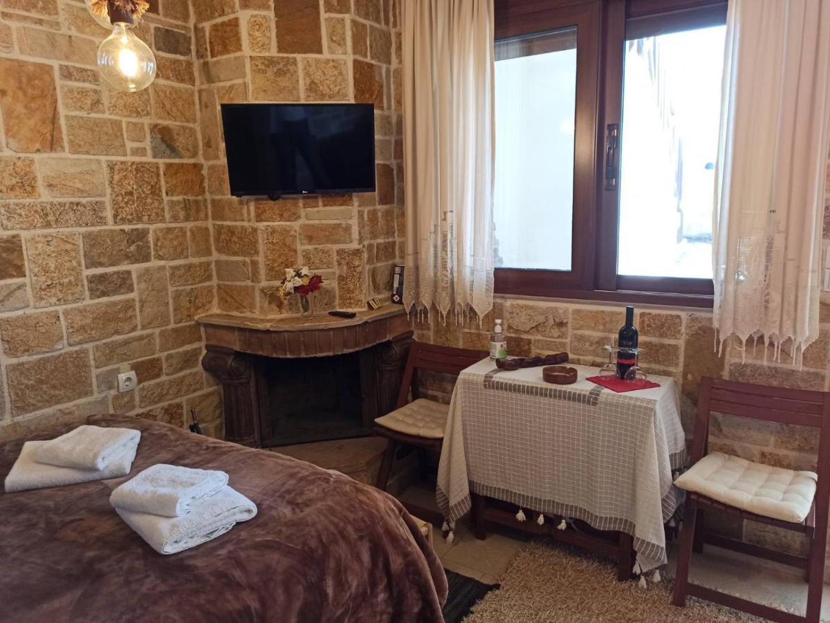 Anastazia's Little House - Housity