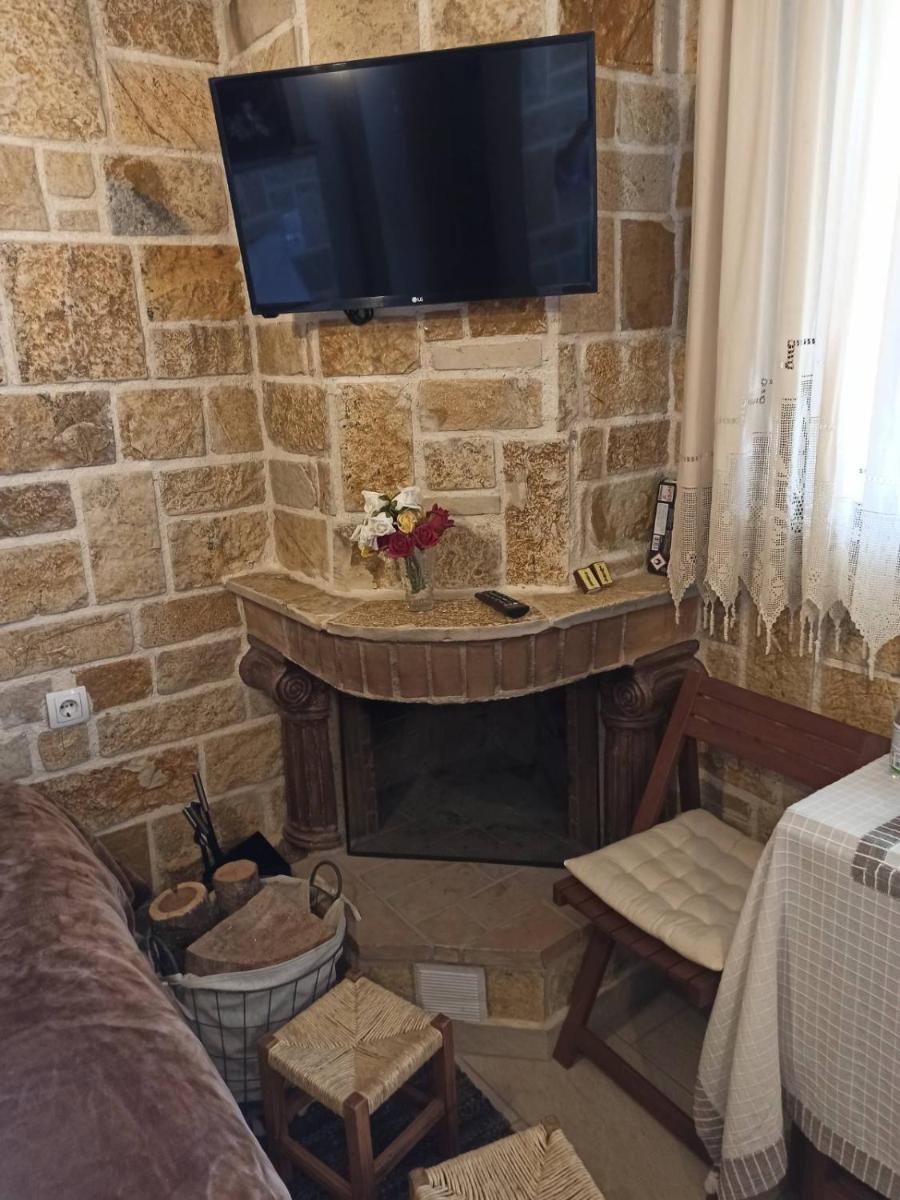 Anastazia's Little House - Housity
