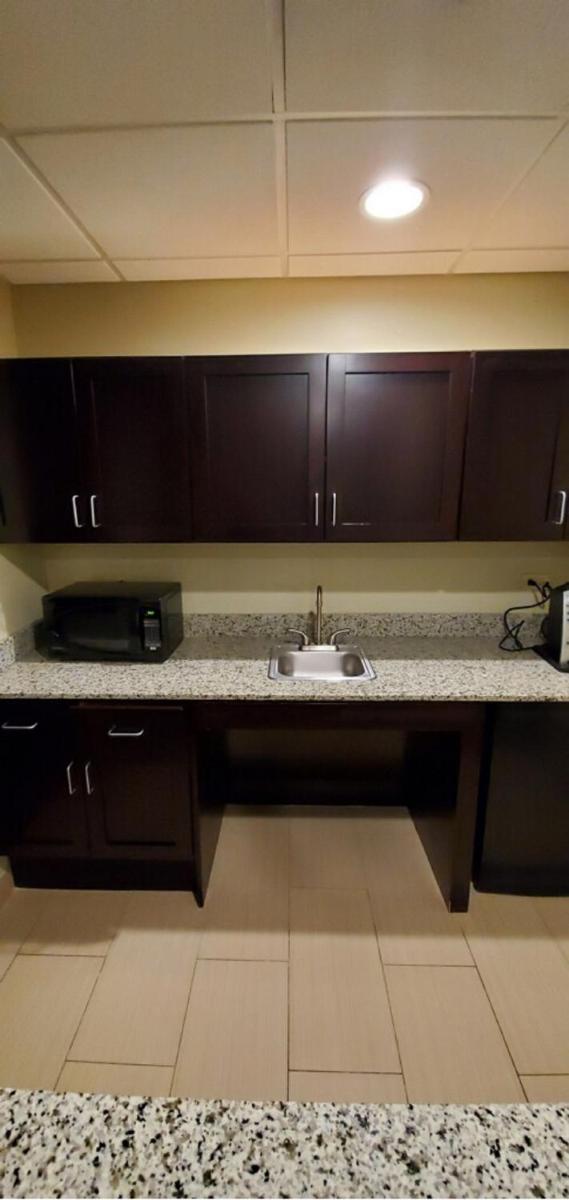 Holiday Inn Express Pittsburgh West - Greentree, an IHG Hotel - Housity