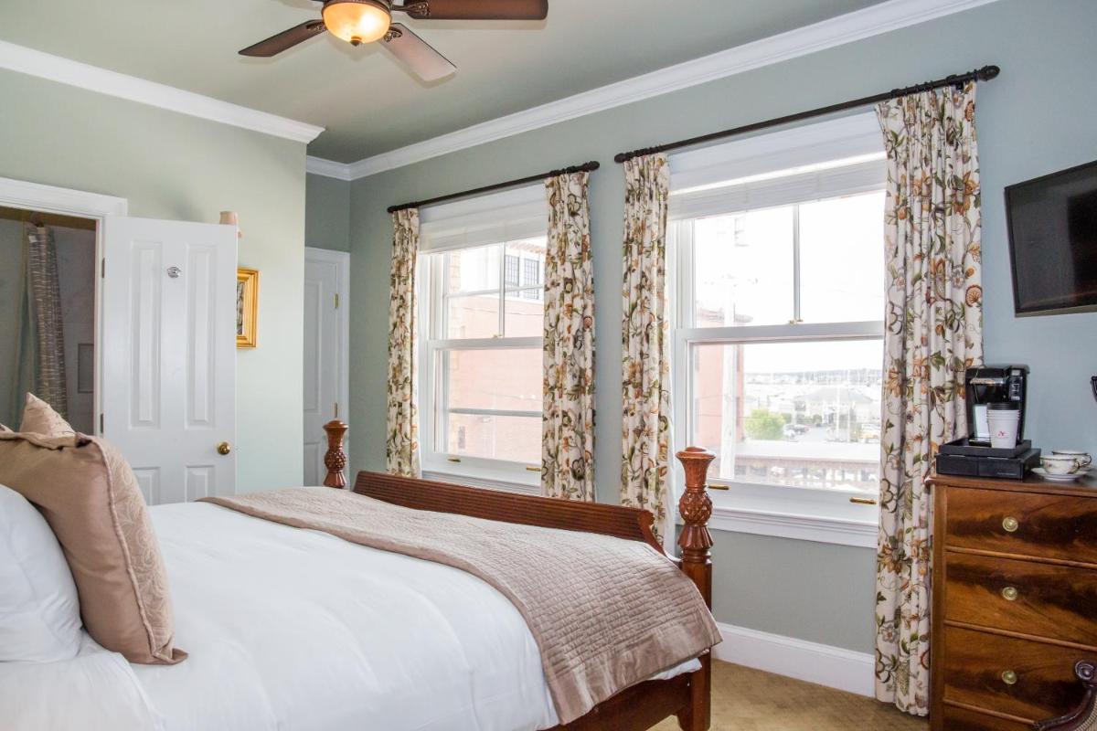 Suitetrails - Almondy Inn Bed & Breakfast