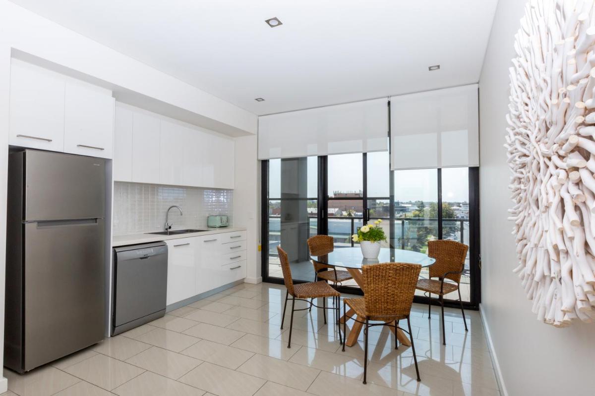 4 Bedroom Luxury City Penthouse Apartment - Housity