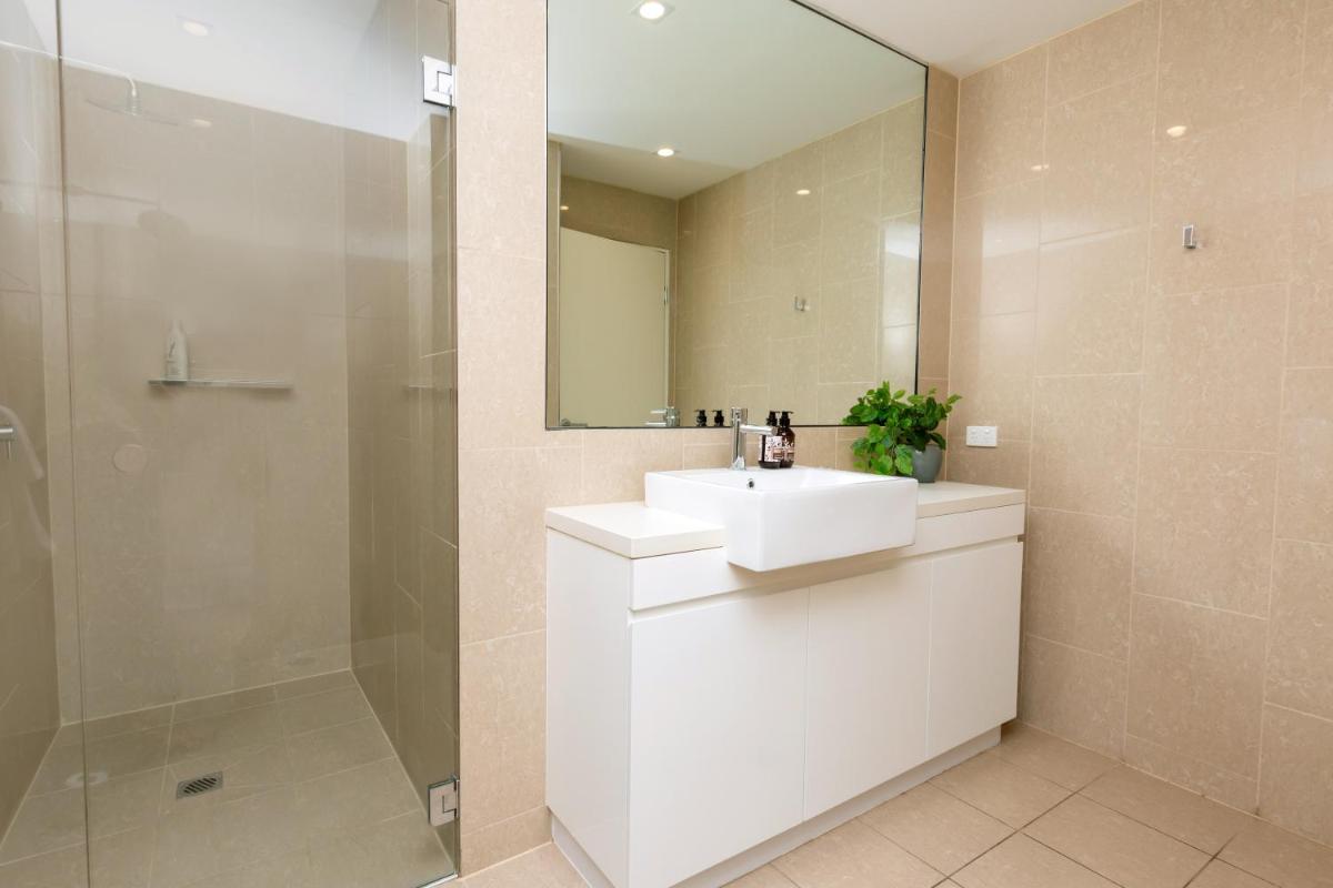 4 Bedroom Luxury City Penthouse Apartment - Housity