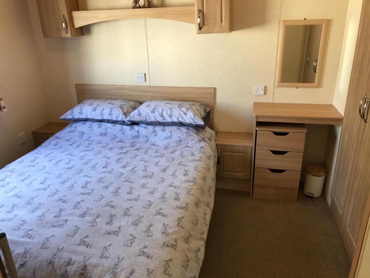 Accessible Wheelchair Friendly Caravan, LG24, Shanklin, Isle of Wight - Housity