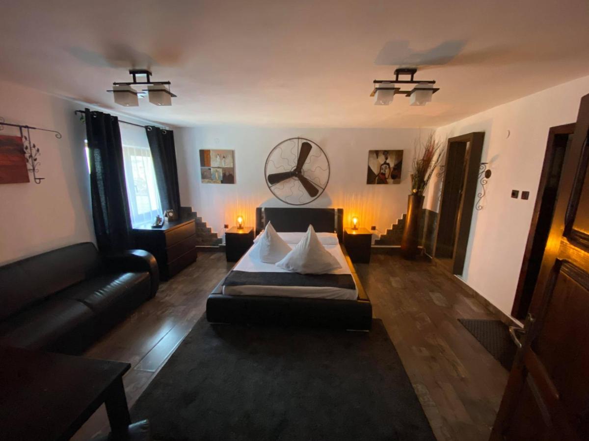 Pensiunea Bavaria Campina - Housity