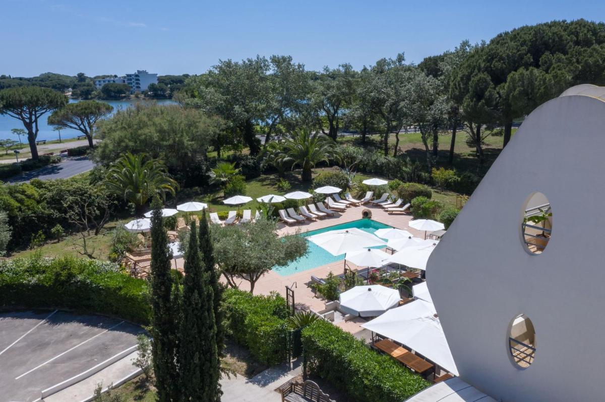 GOLF HOTEL - Housity