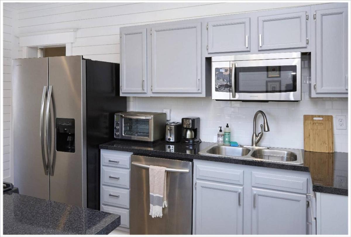 Heart of Highlands 3BR Loft - Housity
