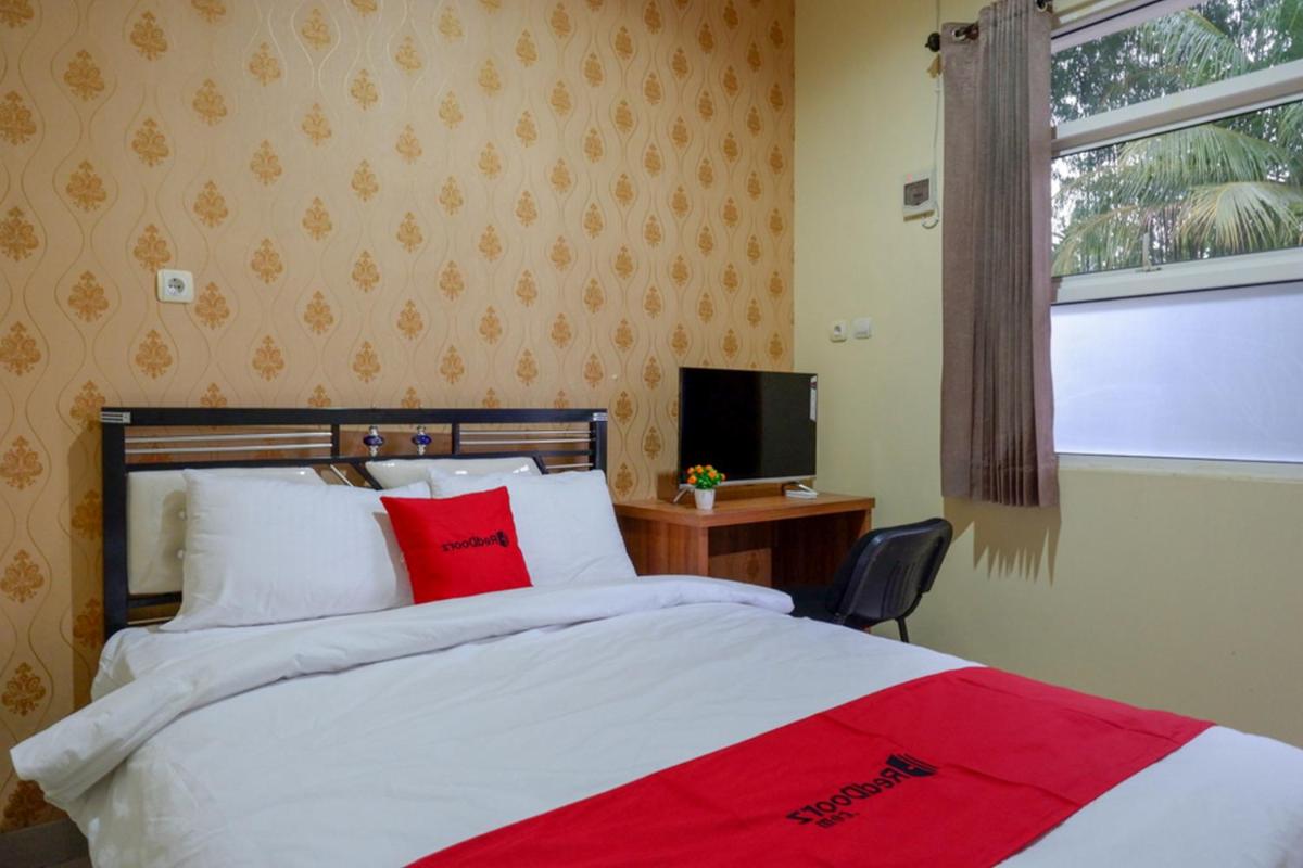 RedDoorz @ Jalan Bali Cilacap - Housity
