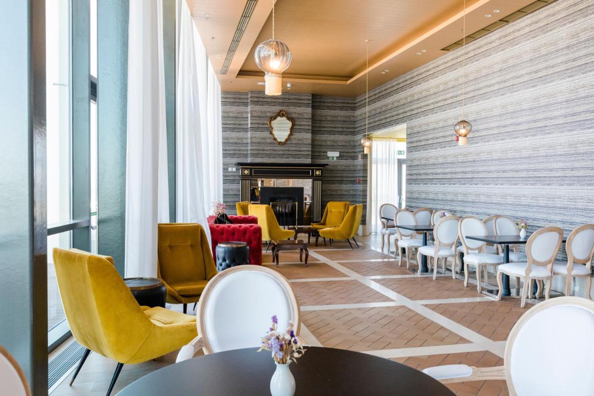 Uma área de estar em Royal Obidos Scenic Resort