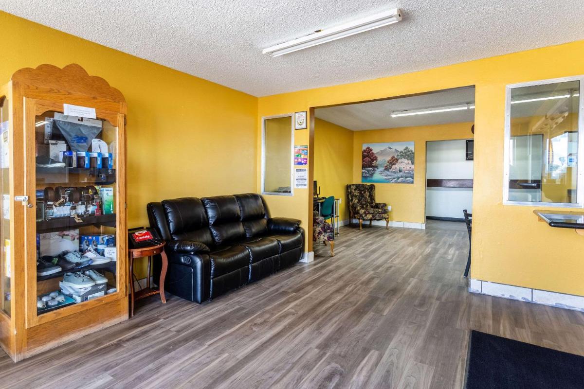 Econo Lodge Gallup - Housity
