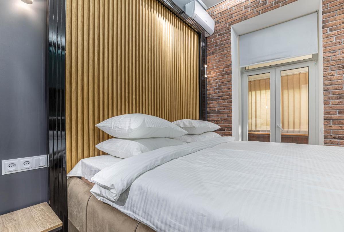 Luxury Urban Lofts Across Baseina & Arena - Housity
