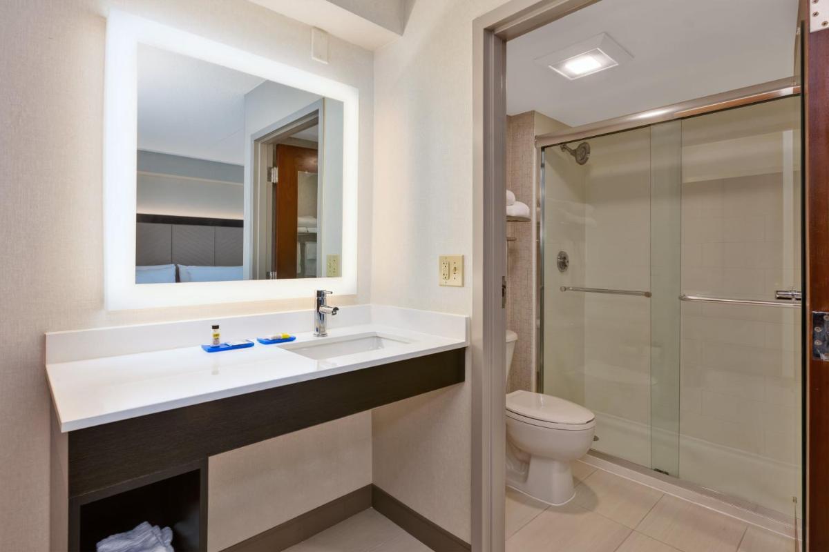 Holiday Inn Express Blacksburg by IHG - Housity