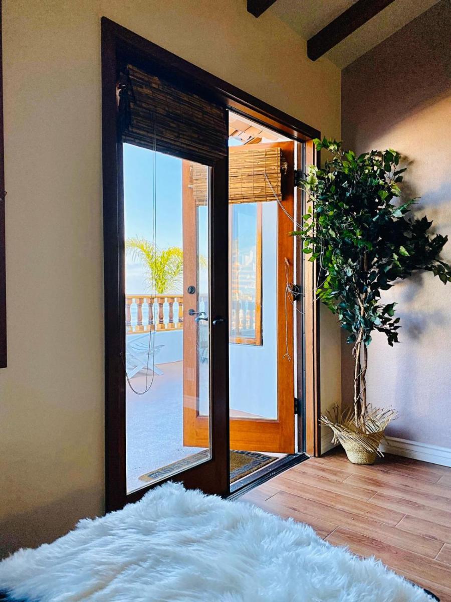Hamilton Cove-Boho Chic Villa w/Golf Cart...No pets. - Housity