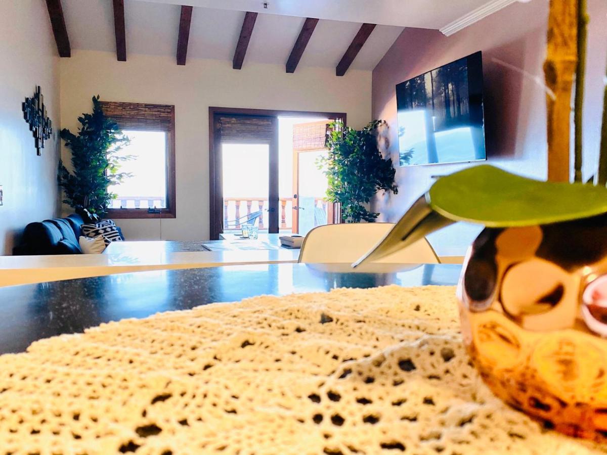 Hamilton Cove-Boho Chic Villa w/Golf Cart...No pets. - Housity