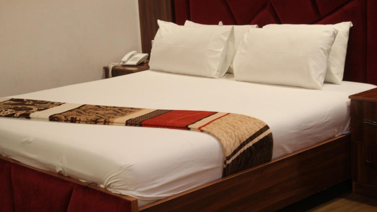 Hotel Comfort INN (R) - Housity