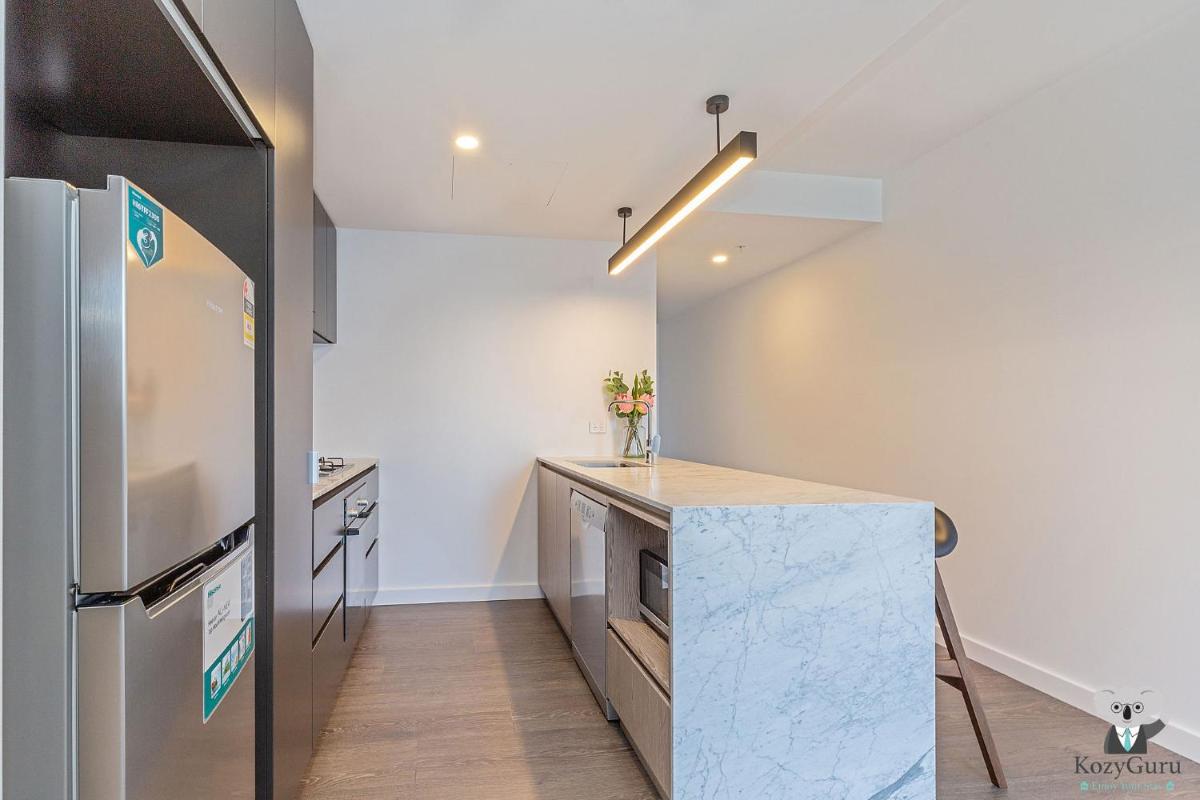 KOZYGURU SOUTH BRISBANE KOZY 1BED APT + FREE PARKING QSB001 - Housity