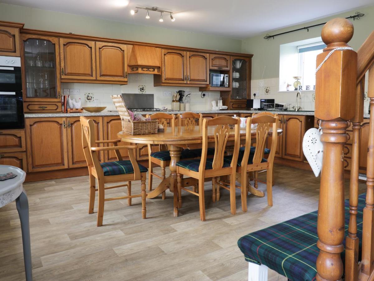 Todlaw Farm House - Housity