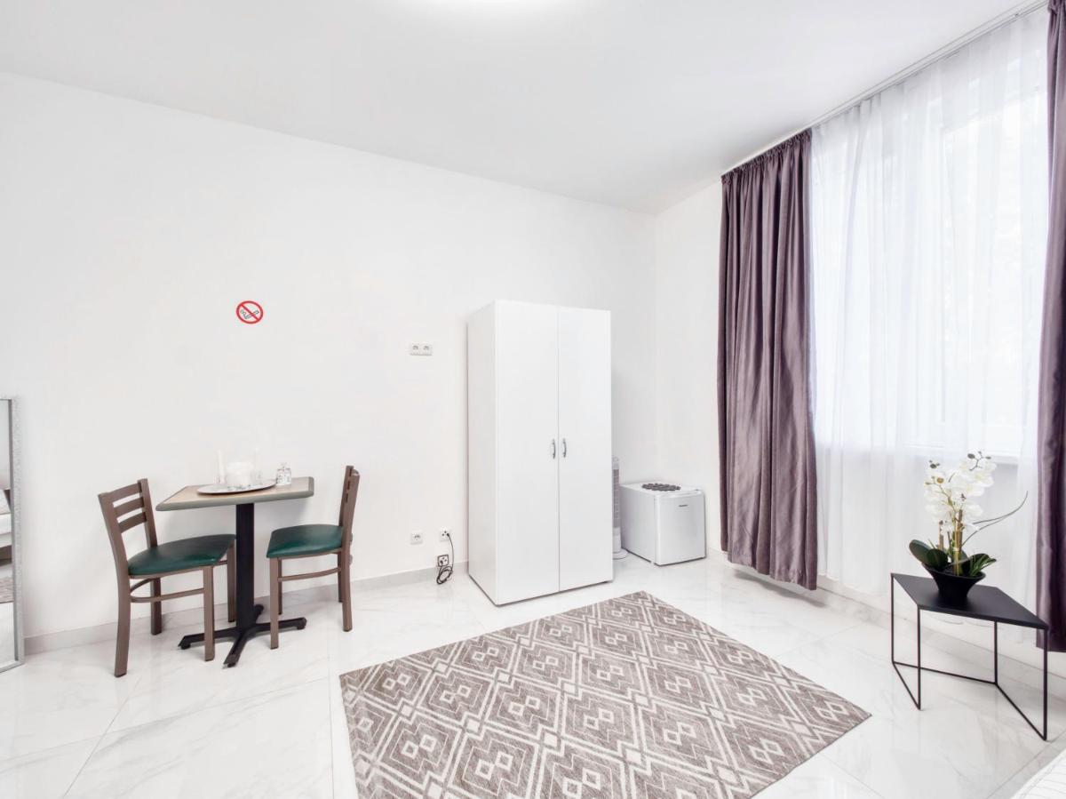 Pension Amanda - Housity