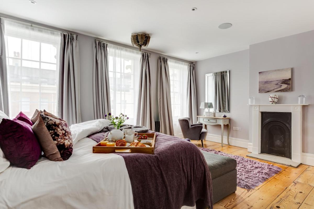 Luxury Mansion Townhouse with Private Cinema - Housity