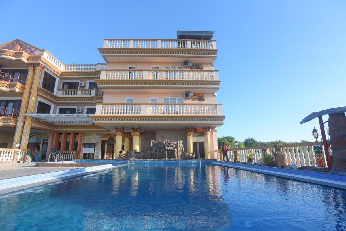 CHRYSANT HOTEL & RESORT - Housity