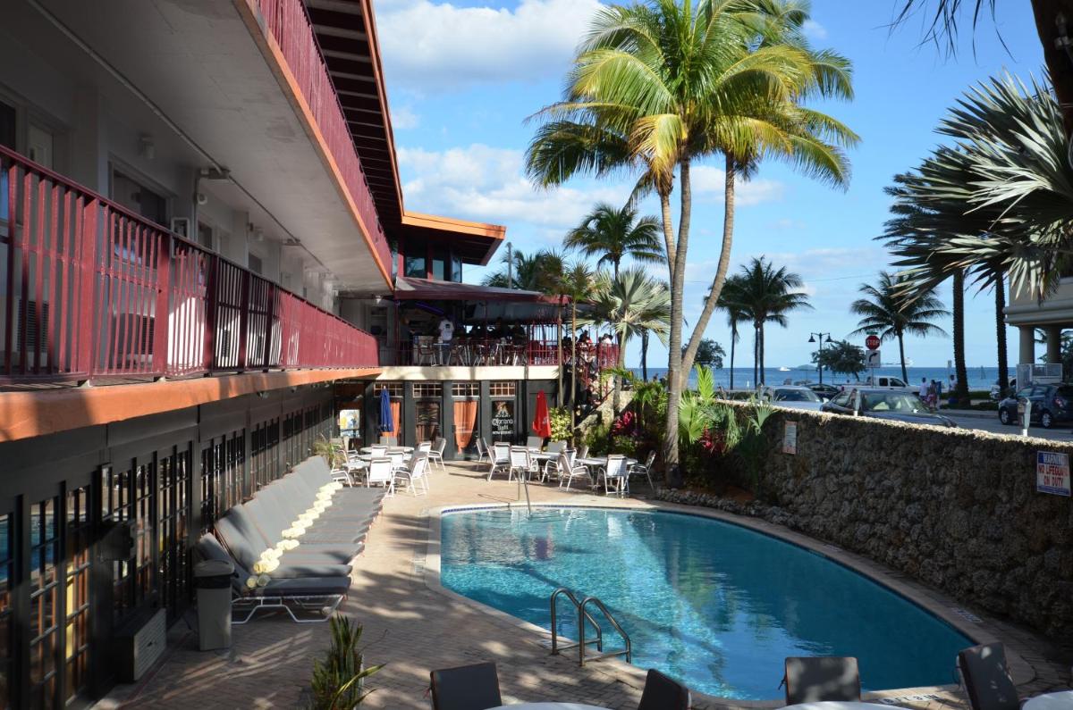 Sea Club Ocean Resort - Housity
