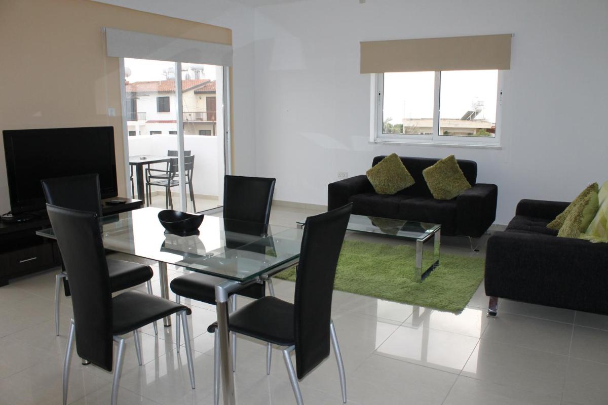 Galatia's Court - Housity