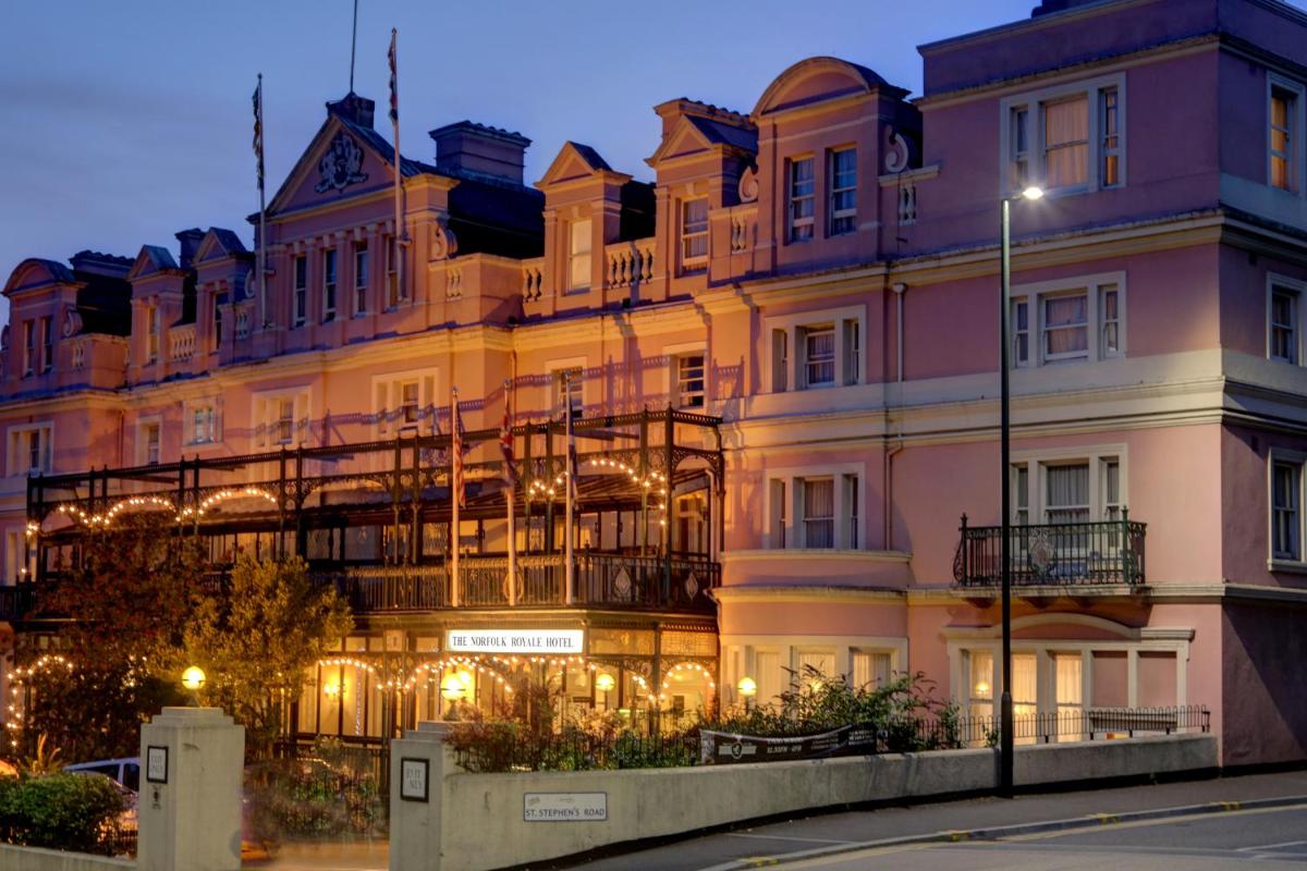 Norfolk Royale Hotel - Housity