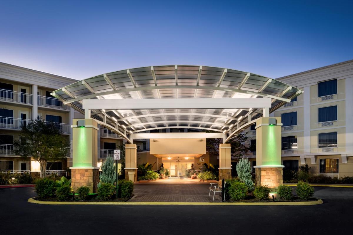 Holiday Inn & Suites Atlanta Airport North, an IHG Hotel - Housity