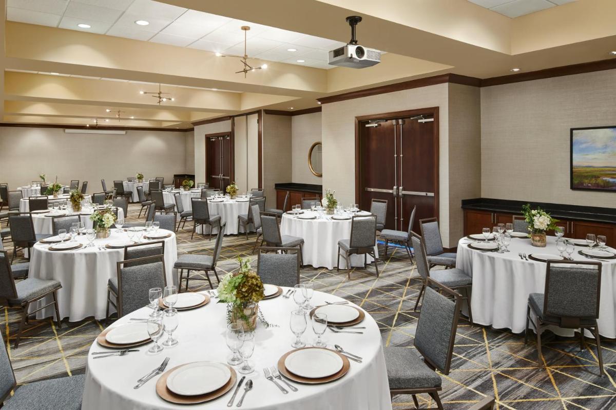 Suitetrails - Holiday Inn - Gulfport-Airport, an IHG Hotel