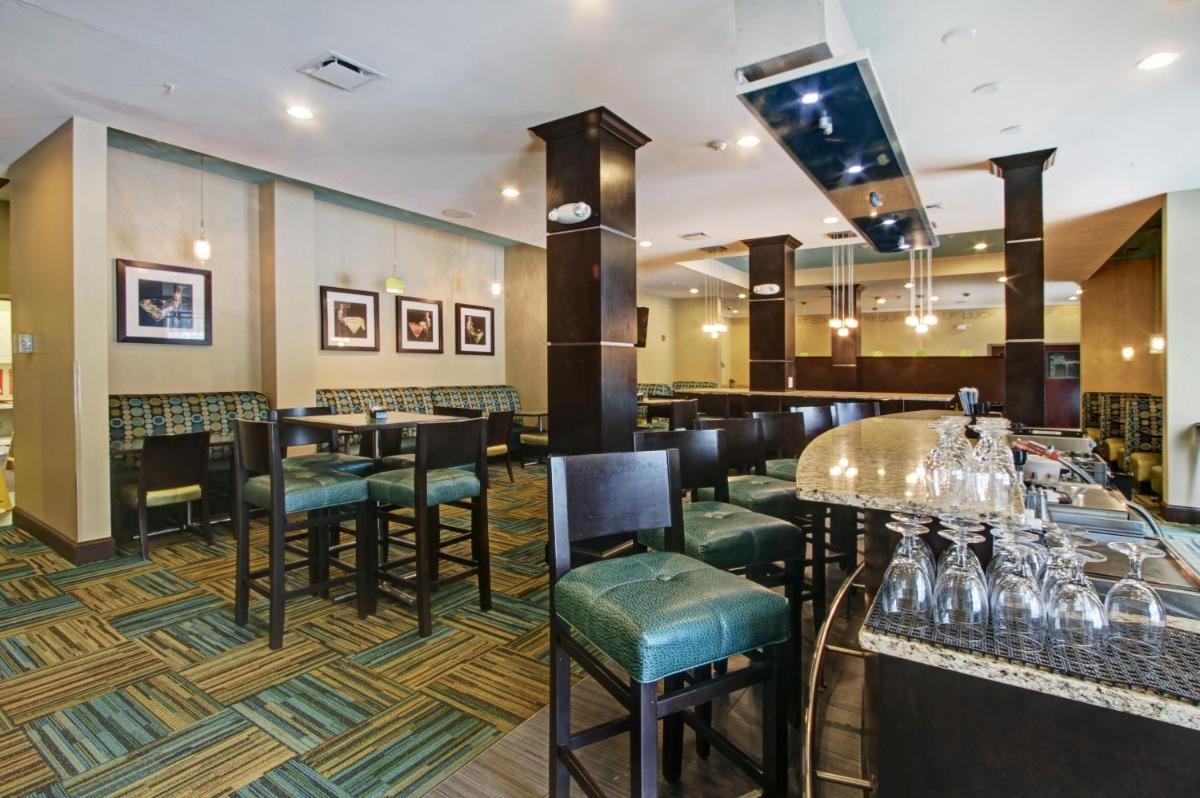 Holiday Inn Christiansburg Blacksburg by IHG - Housity