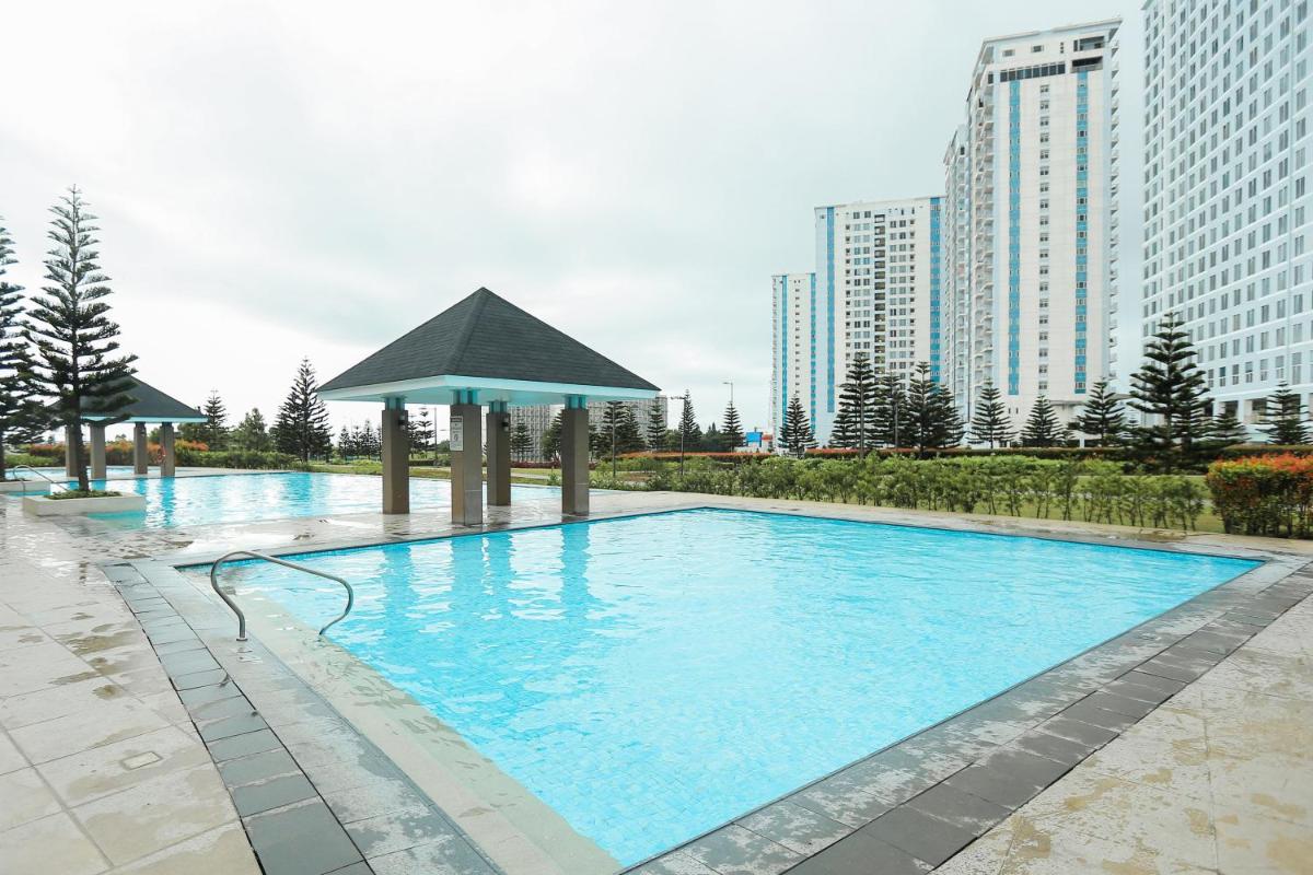 A2JSuites Bedroom Taal View Luxury Smart Home Suite Near Skyranch - Housity