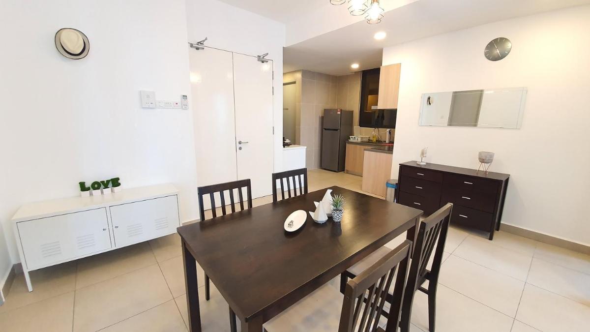 KLGateway Premium Residence Mid Valley - Housity
