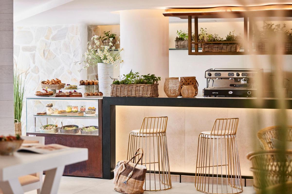Una cocina o zona de cocina en Nobu Hotel Ibiza Bay