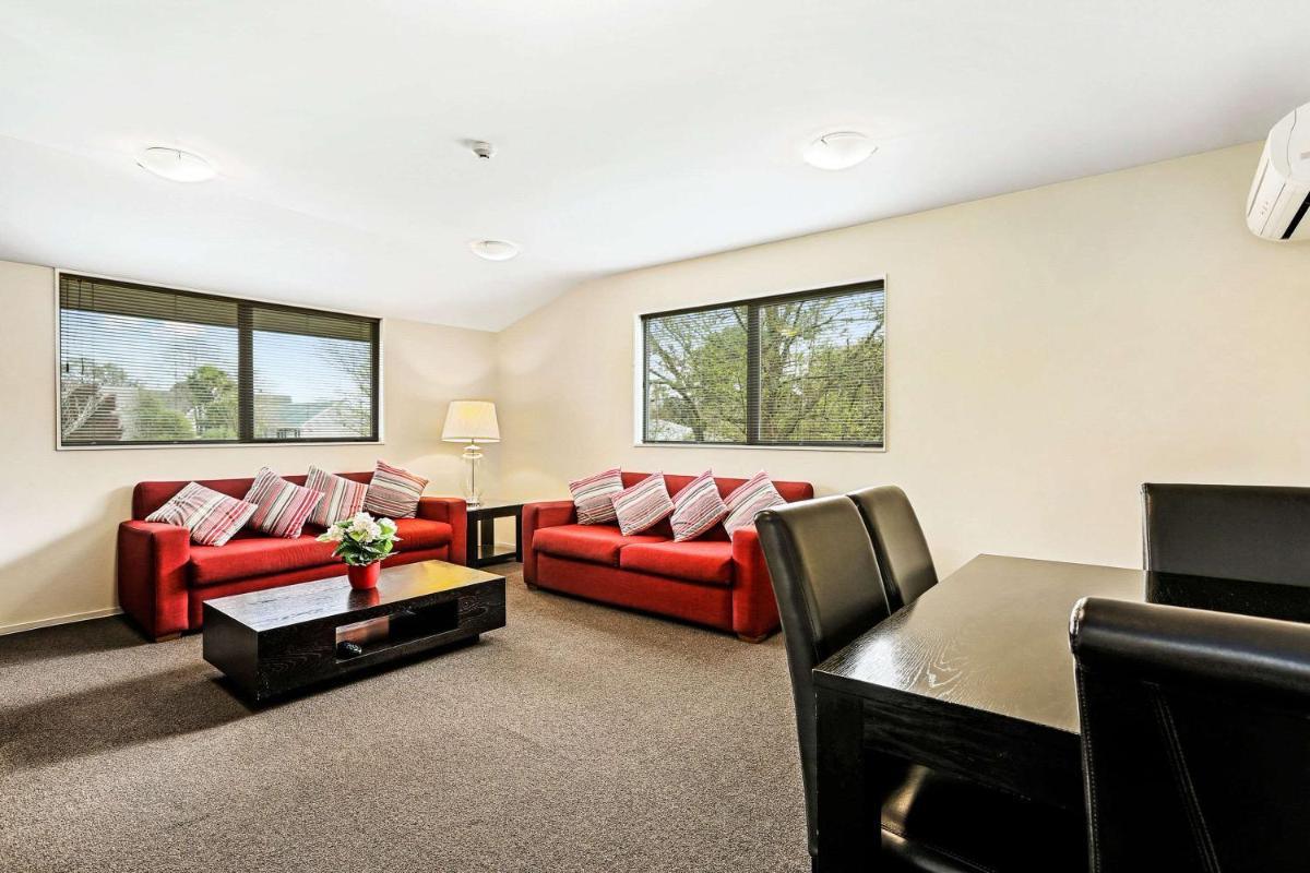 Quality Suites Amore - Housity