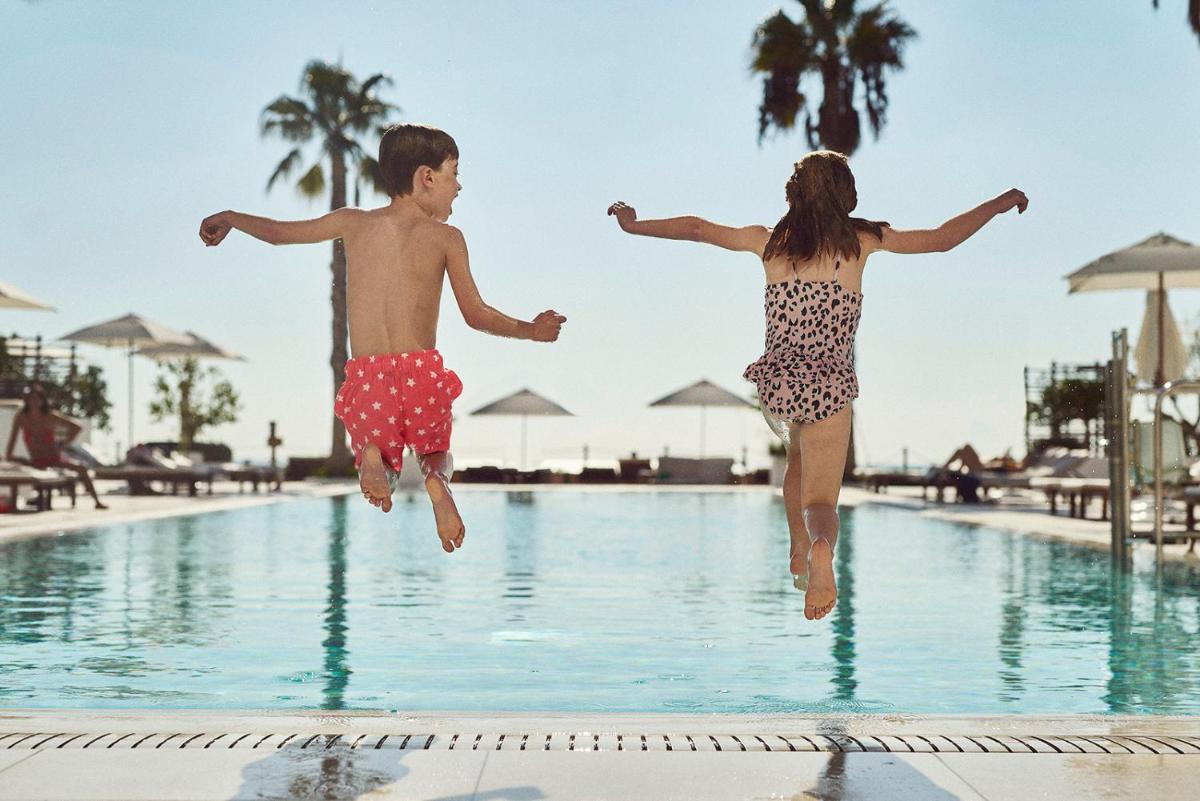 Clientes alojados en Nobu Hotel Ibiza Bay
