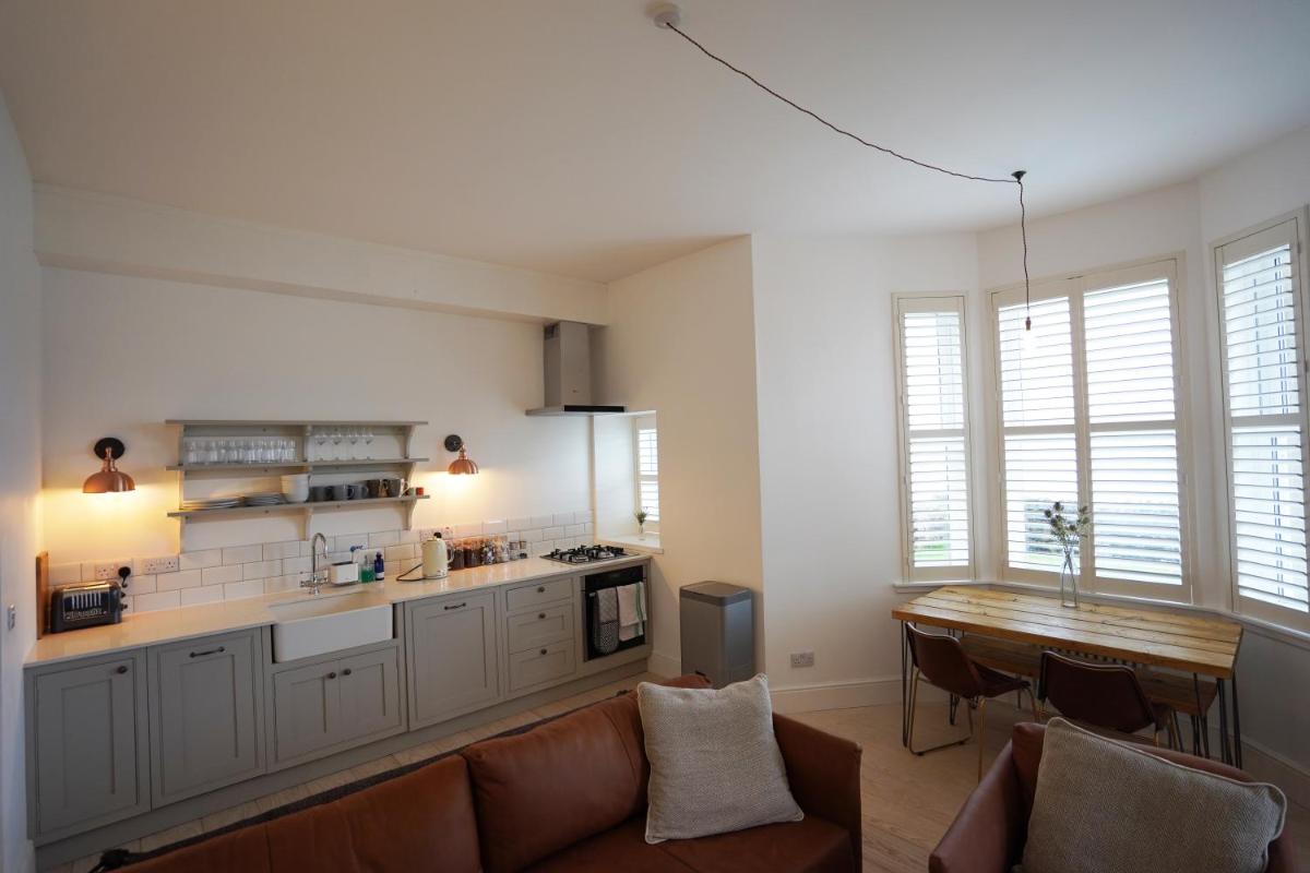 Beach house no2 with amazing sea views and private garden onto beach. - Housity