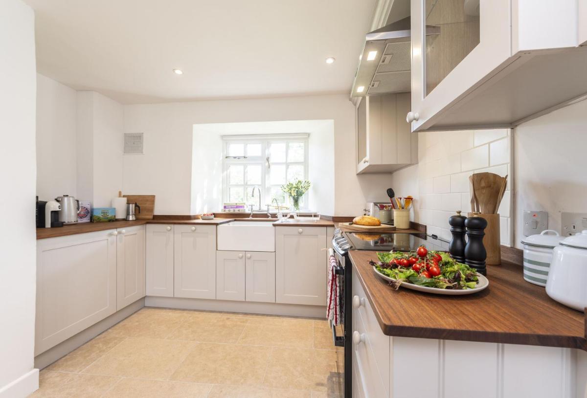 Bake House Cottage - Housity