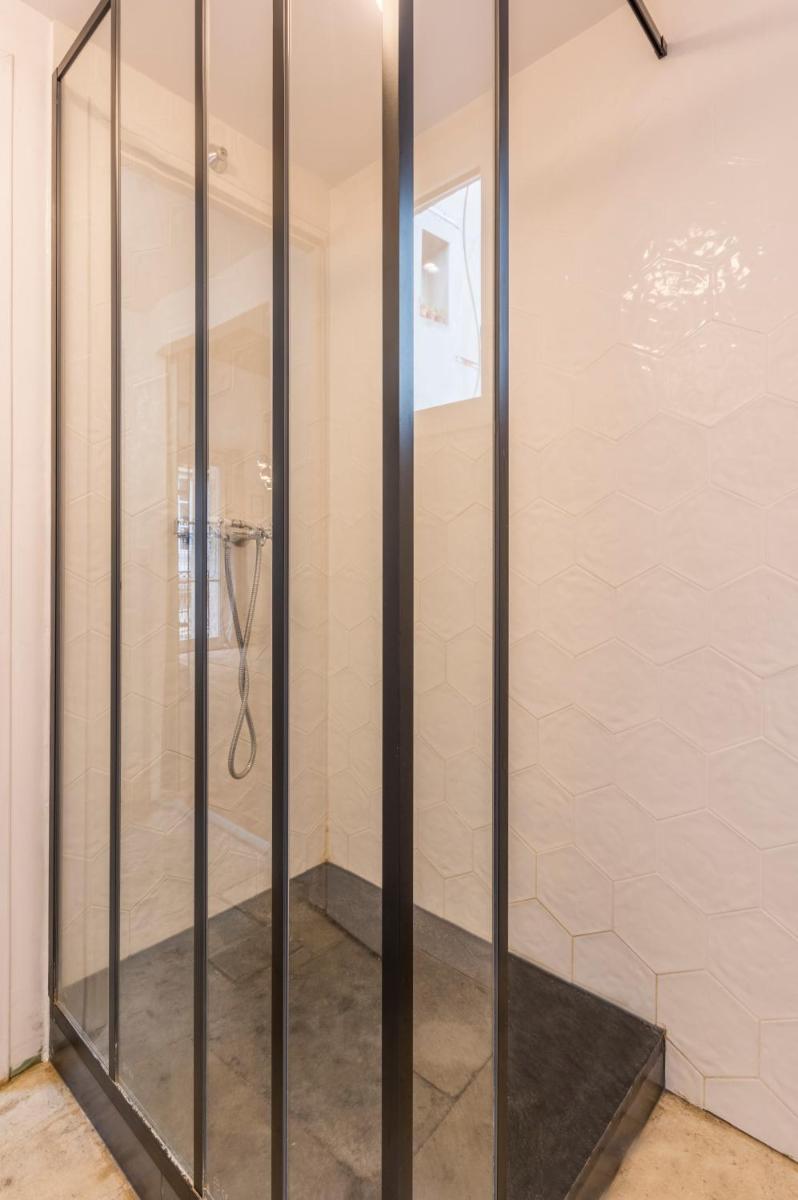La Parenthèse Roucher Montpellier - Duplex Climatisé T2 Cœur écusson MEUBLE TOURSIME 3 ETOILES - Housity