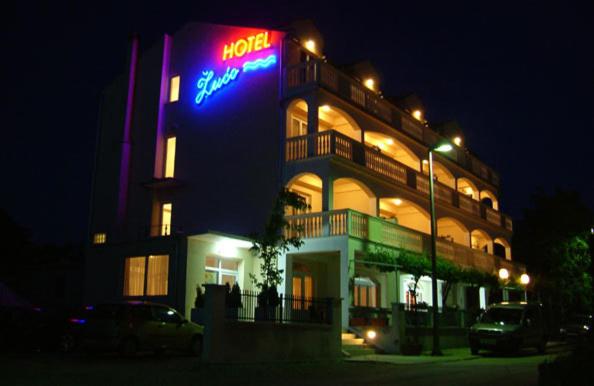Hotel Zuco - Housity